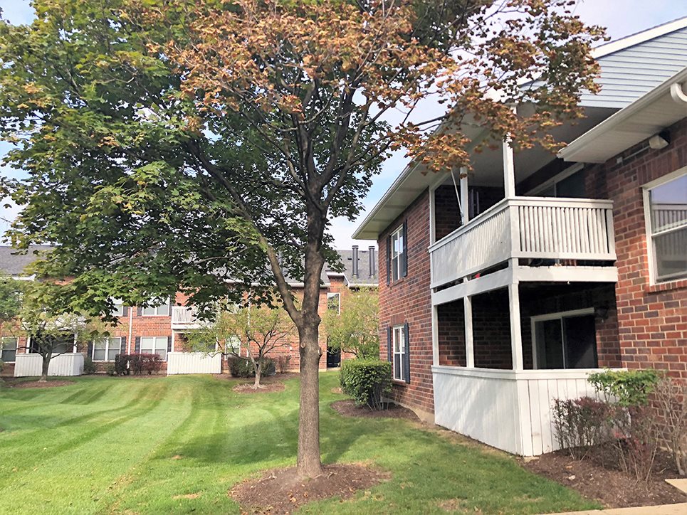 Photos and Video of Ashton Condominiums in Arlington Heights, IL